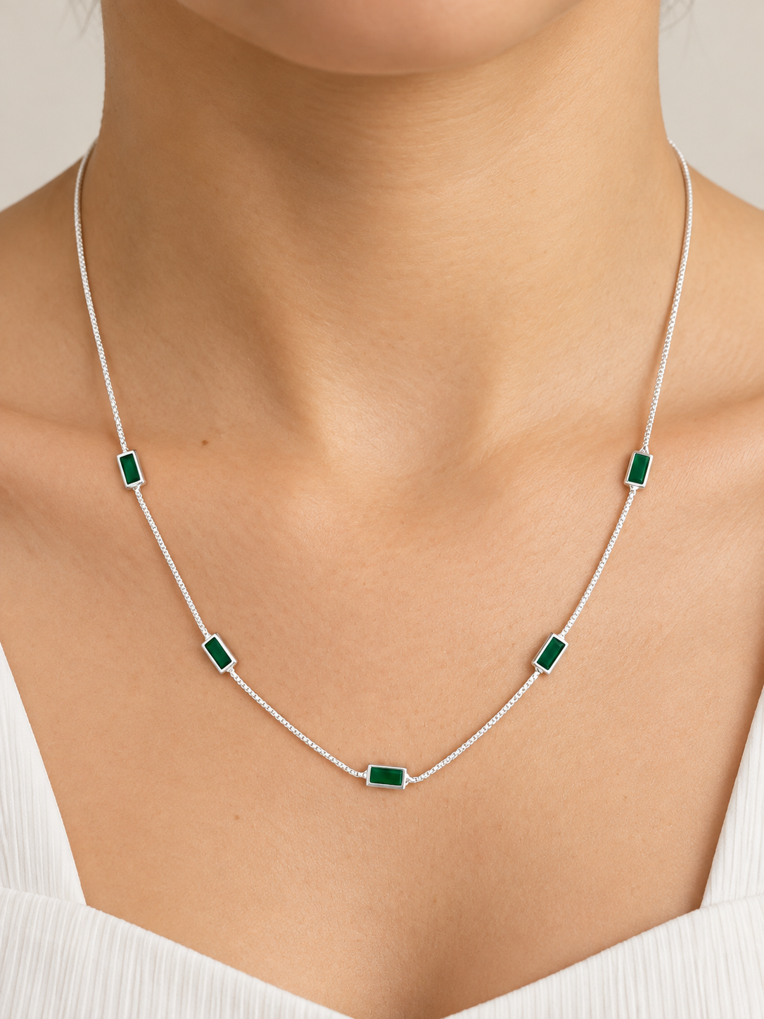 Colar Gargantilha com Zircônias Baguete Facetadas