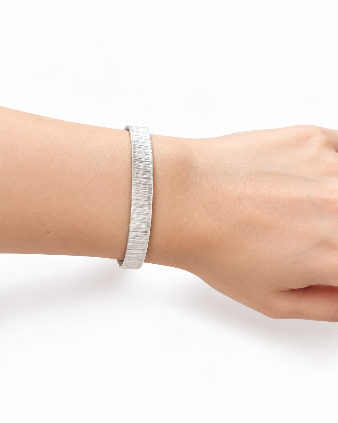Bracelete Rígido com Textura Martelada Artesanal