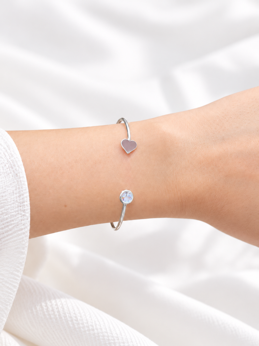 Bracelete Aberto Assimétrico Coração e Ponto de Luz