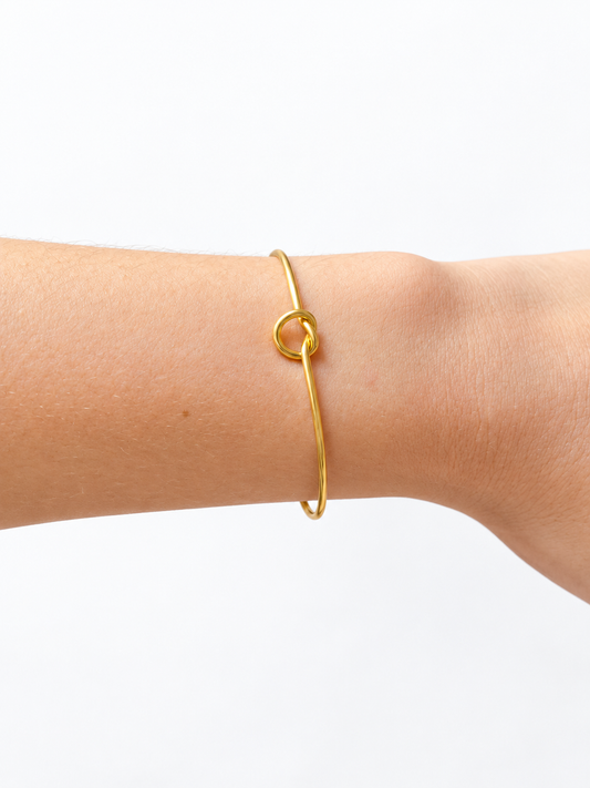 Bracelete Fino Aberto com Detalhe de Nó