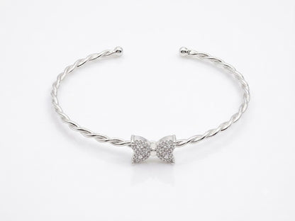 Bracelete Torcido com Gotas Centrais em Zircônia