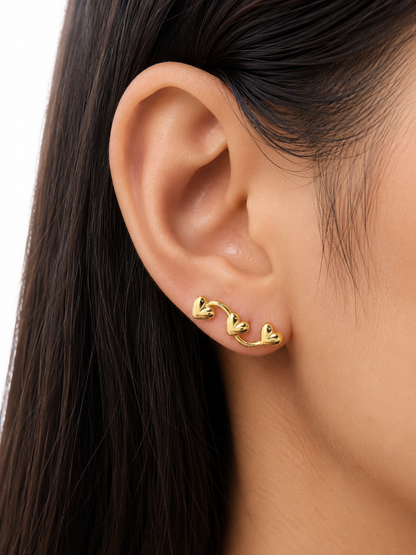 Brinco Ear Cuff Anatômico Curva de Corações Lisos
