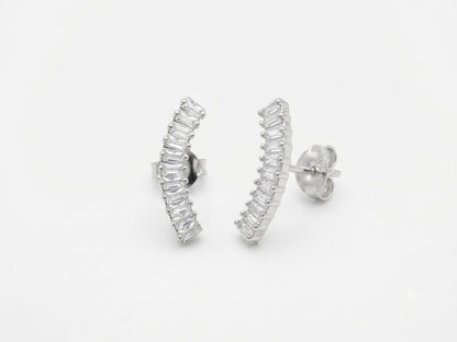 Brinco Ear Cuff Anatômico com Zircônias Baguete