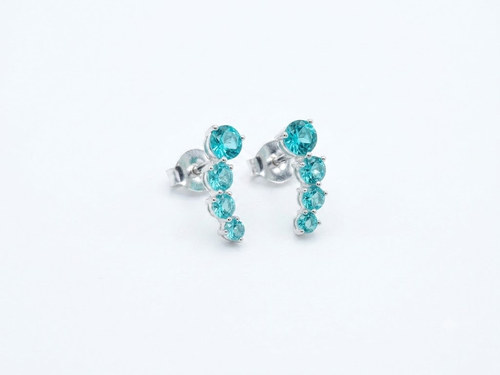 Brinco Ear Cuff Anatômico com Zircônias Facetadas