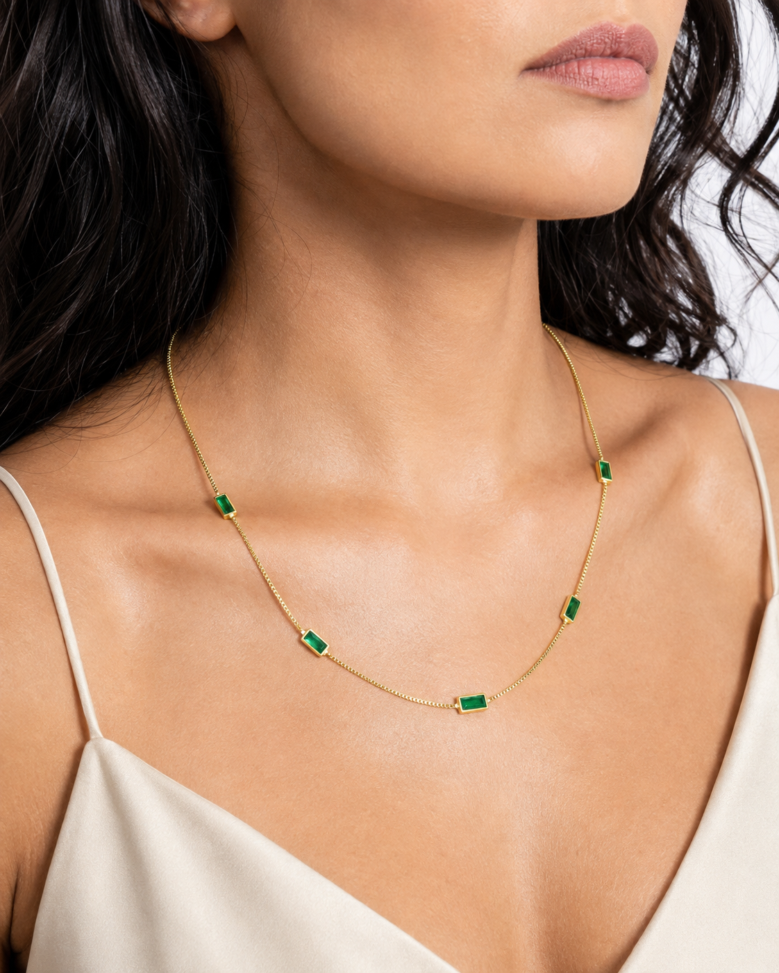 Colar Gargantilha com Zircônias Baguete Facetadas