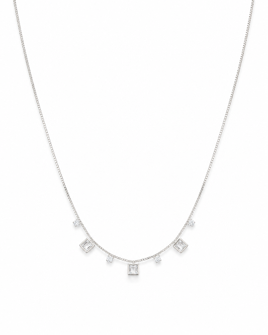 Colar Gargantilha com Zircônias Quadradas Carré Pendentes