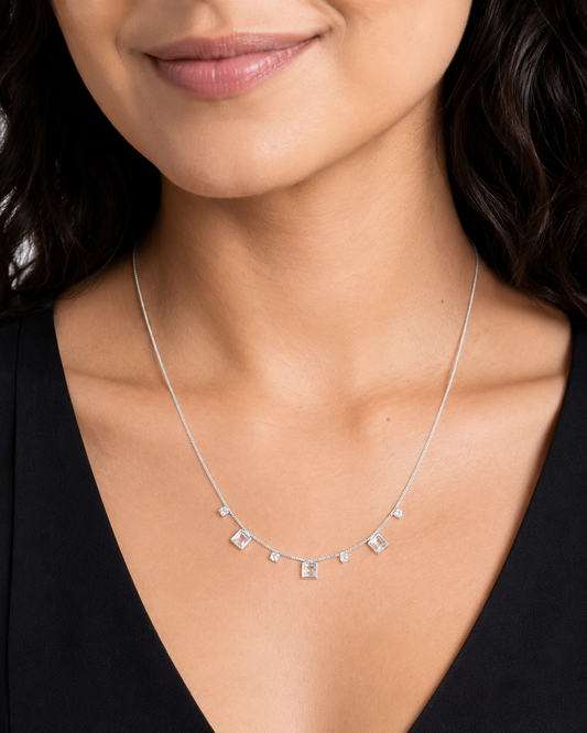Colar Gargantilha com Zircônias Quadradas Carré Pendentes