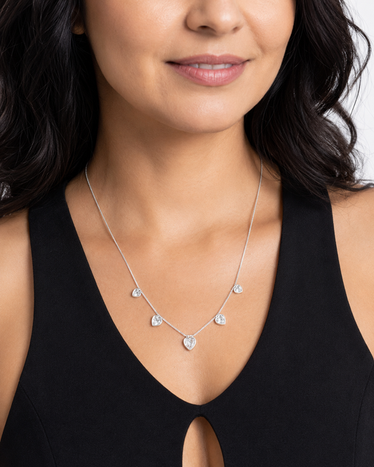 Colar Gargantilha com Corações de Zircônia Cristal