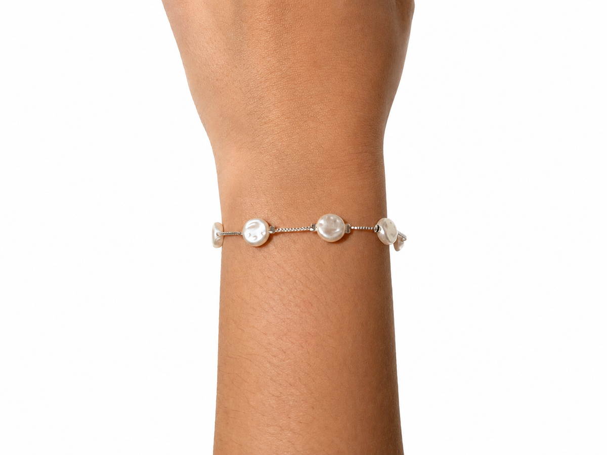 Pulseira Delicada com Pérolas Moeda Naturais