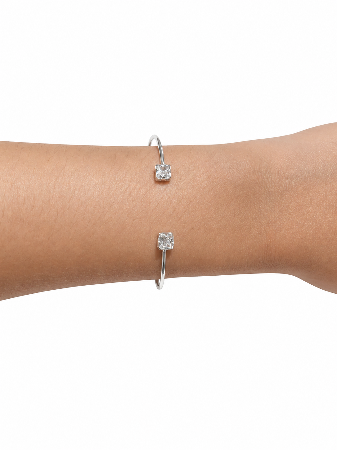 Bracelete Fino Aberto com Pontos de Luz