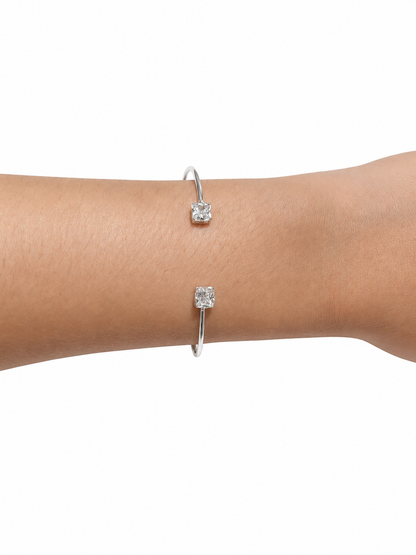 Bracelete Fino Aberto com Pontos de Luz