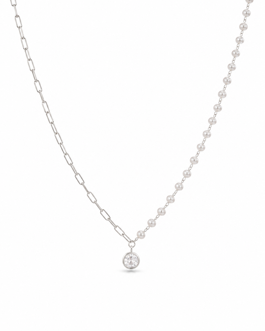 Colar Meio a Meio Elos Cartier e Pérolas com Pingente Halo
