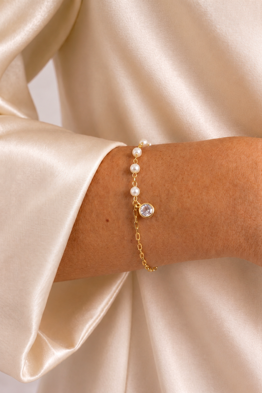 Pulseira com Pérolas Naturais e Ponto de Luz