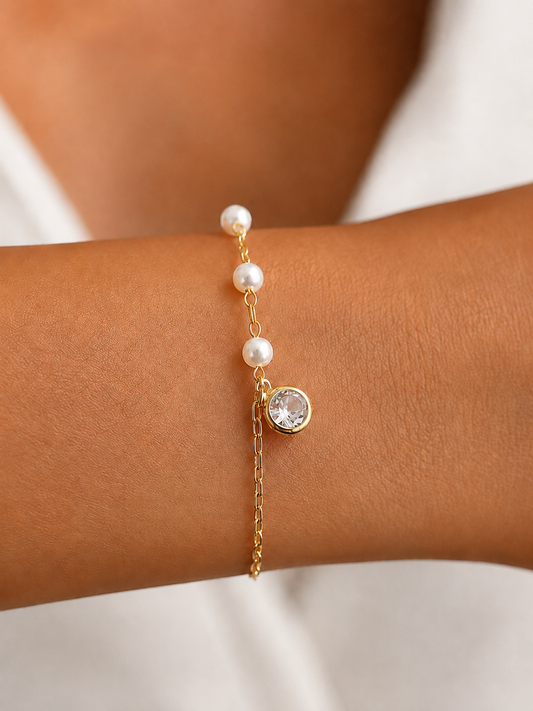 Pulseira com Pérolas Naturais e Ponto de Luz