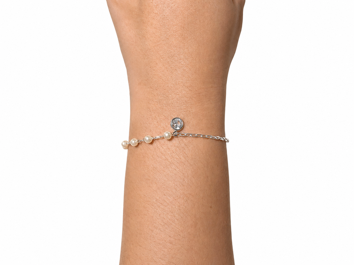 Pulseira com Pérolas Naturais e Ponto de Luz