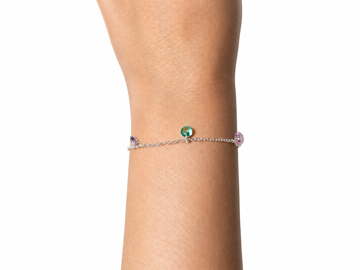 Pulseira Delicada com Gotas Coloridas Pendentes